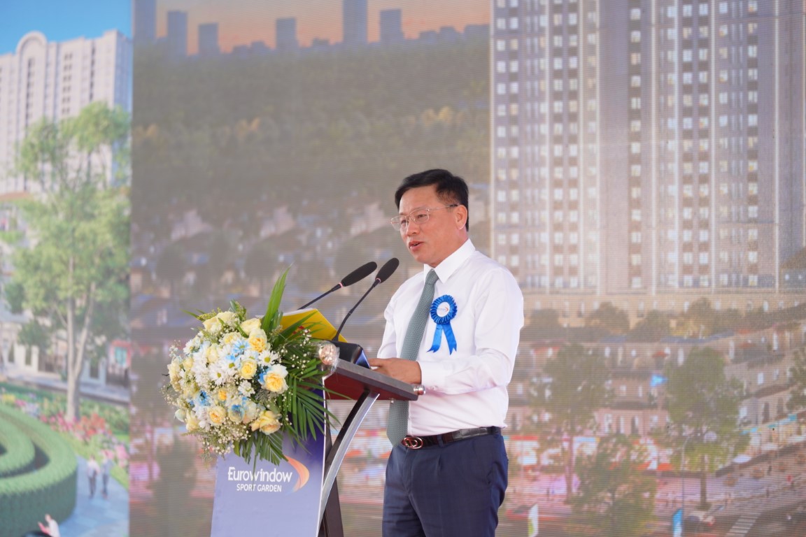 nh 2.. Ông Hoàng Phú Hiền - Phó Chủ tịch UBND tỉnh Nghệ An (Medium)
